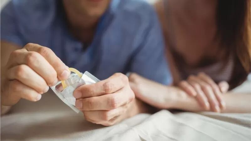 Solo el 15% de las personas que concurren a hacerse un test de VIH utilizó preservativo en su última relación sexual, según datos de AHF Argentina