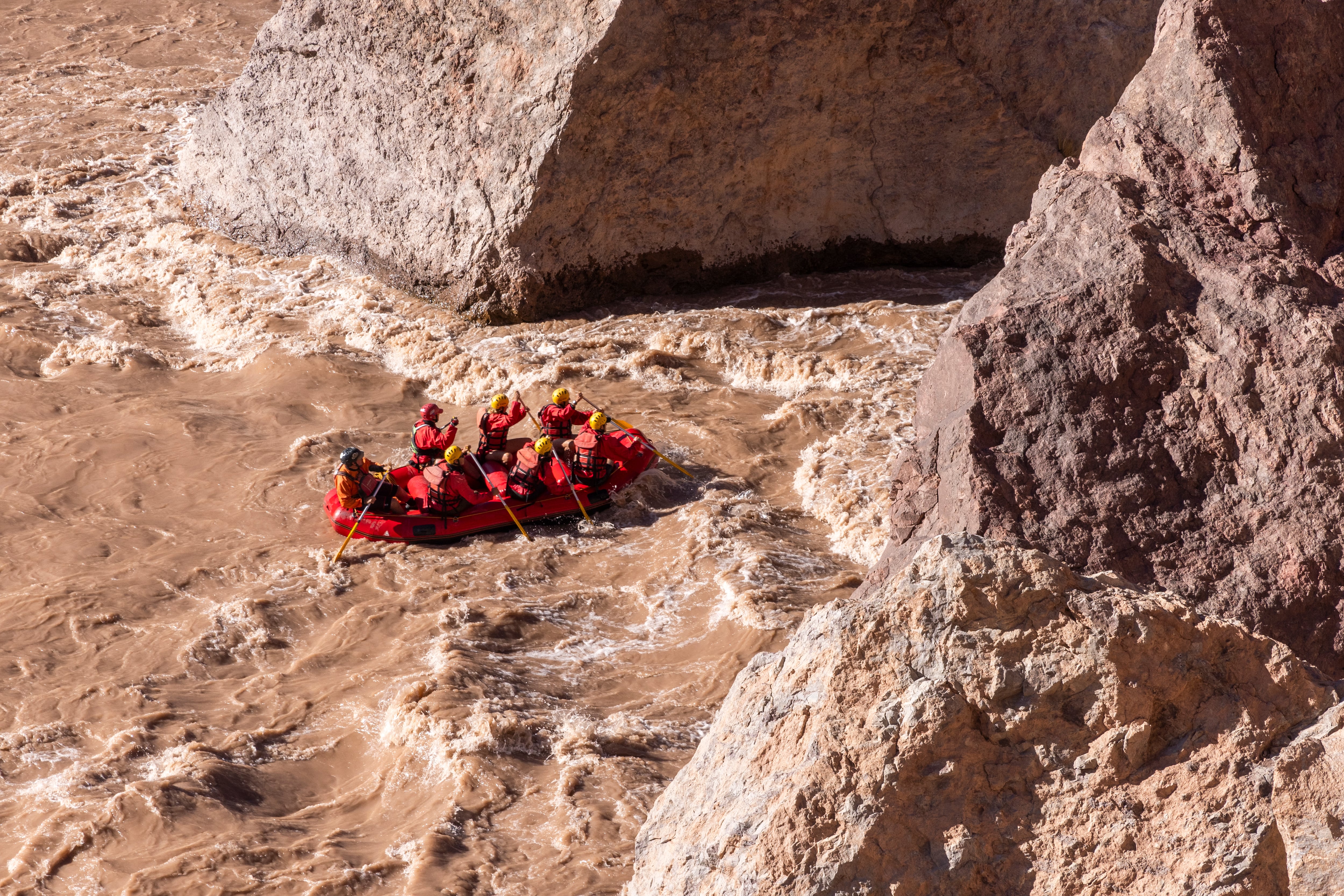 La garganta del río Jáchal es ideal para hacer rafting por sus rápidos