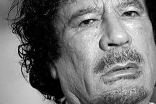 Muammar Khadafy, o un dios loco y en chancletas