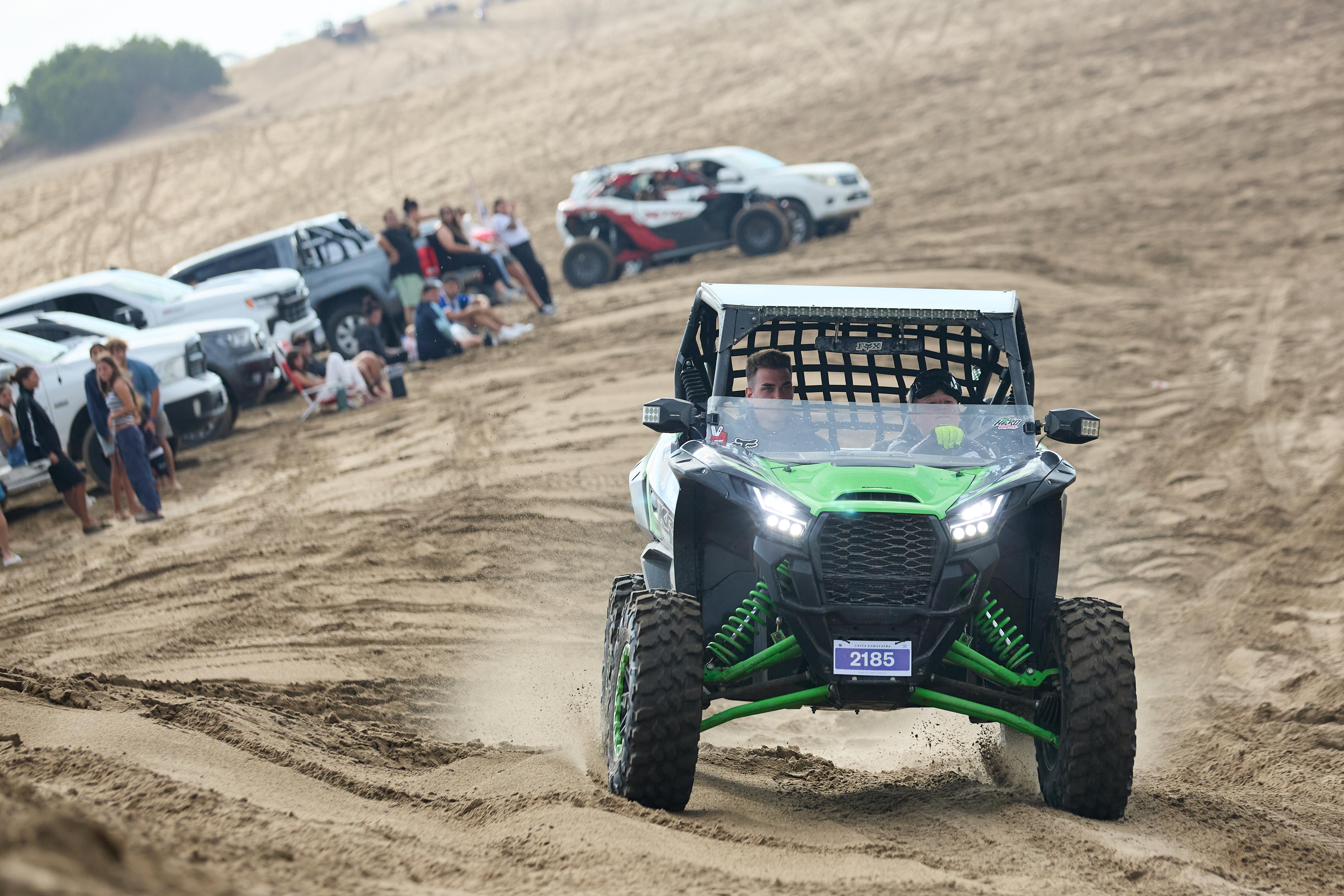 Movimiento de vehículos en la zona de La Frontera, en Pinamar, donde ocurrieron gran parte de los accidentes de la temporada de verano