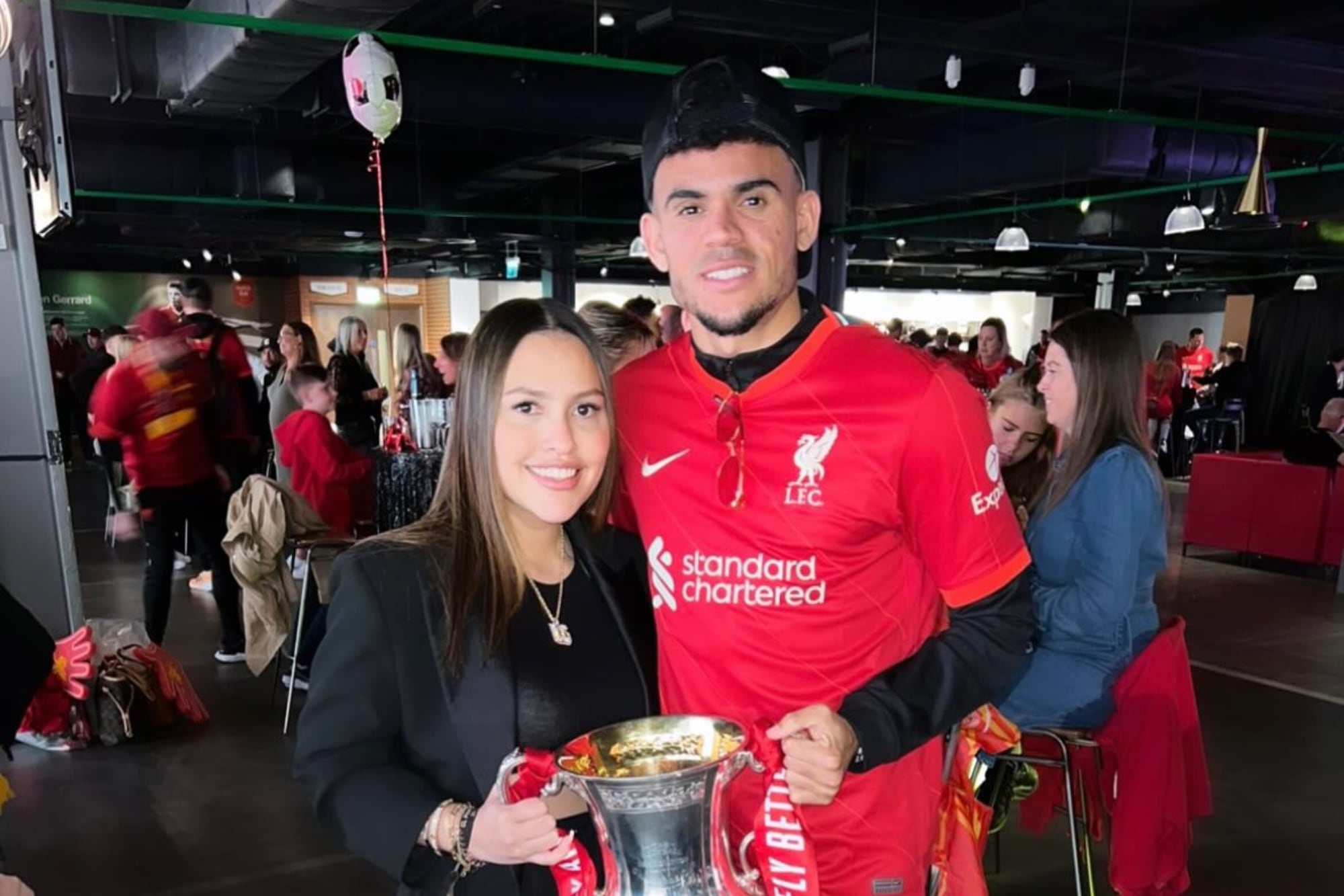 Geraldine acompañó el paso del jugador desde el Junior de Barranquilla hasta el Liverpool