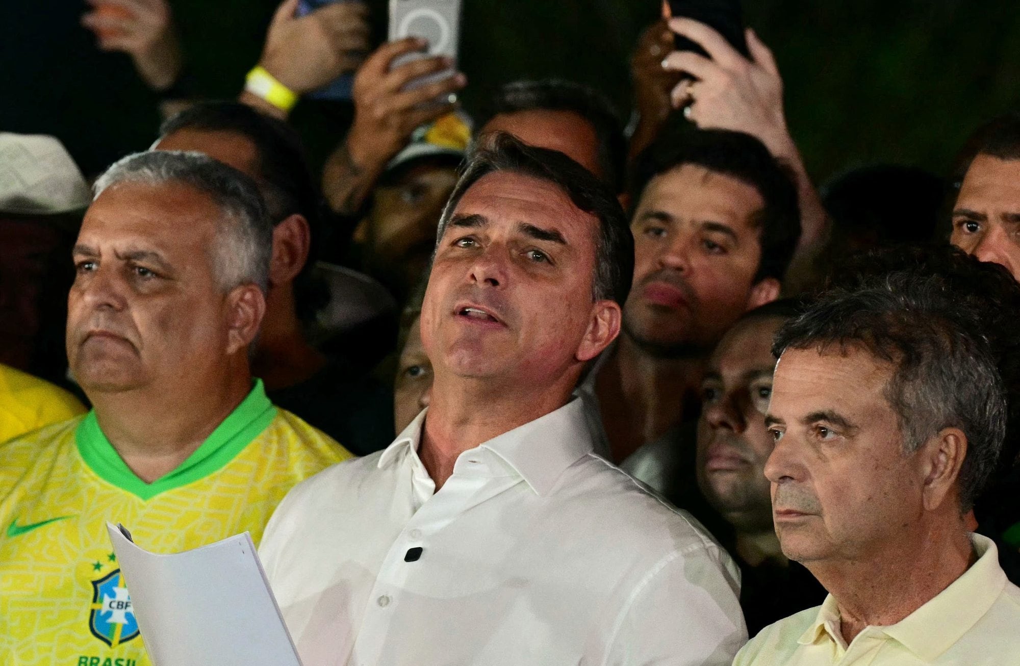 Flavio Bolsonaro no reconoció la victoria de Lula y dijo que pedirá anular el resultado