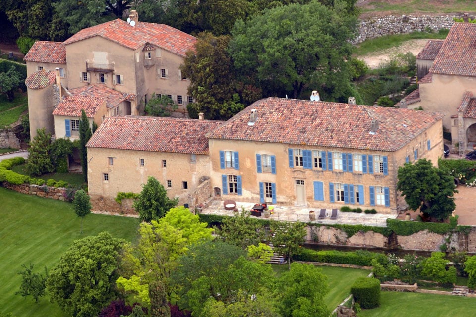 Chateau Miraval, la mansión francesa donde los actores celebraron su boda, terminó convirtiéndose en el eje de su conflicto legal