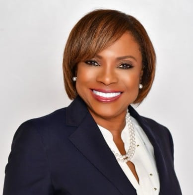 Abbey Ajayi, recaudadora de impuestos de Broward