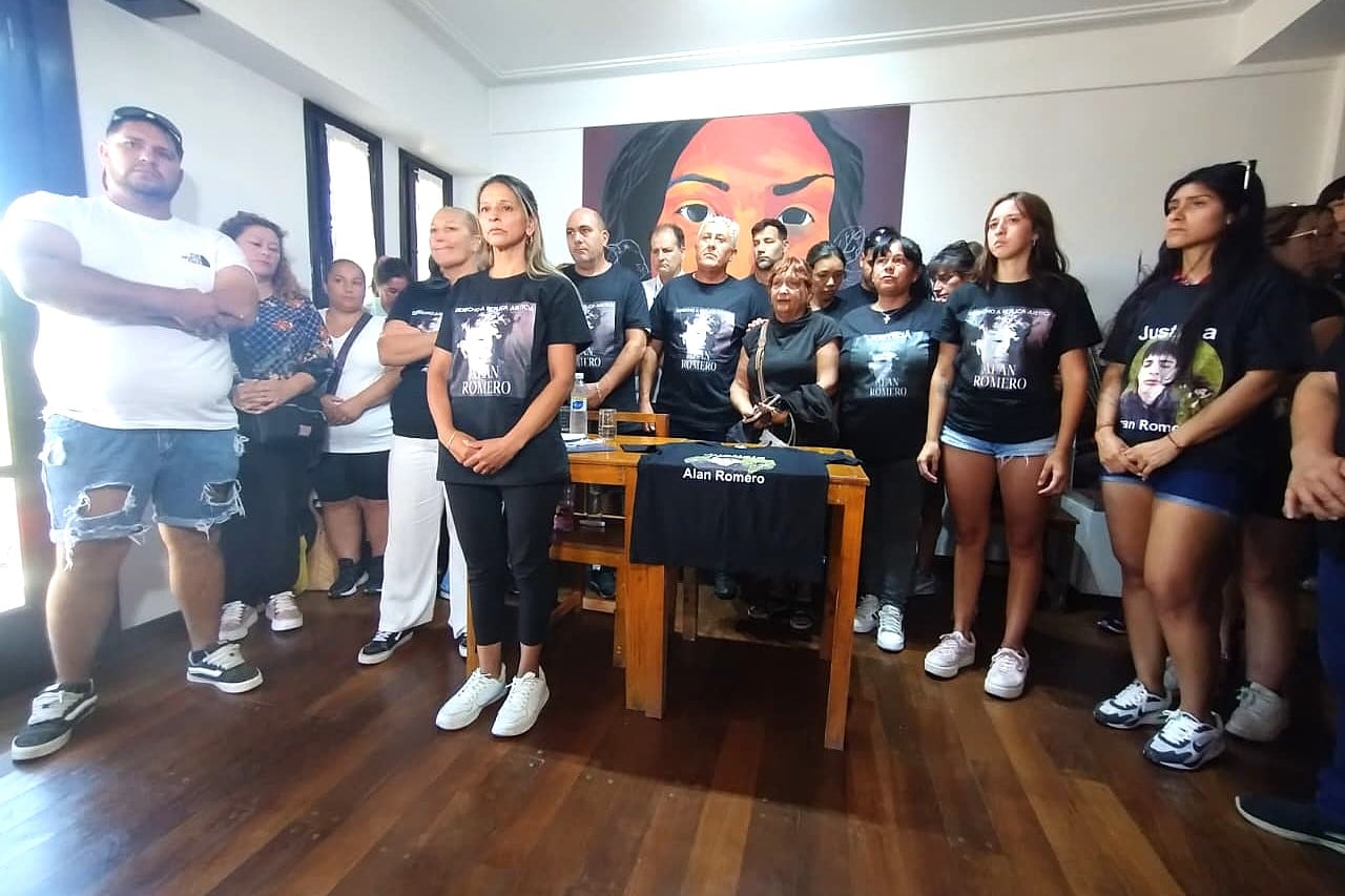 Conferencia de prensa y presentación del expediente del caso de Alan Romero