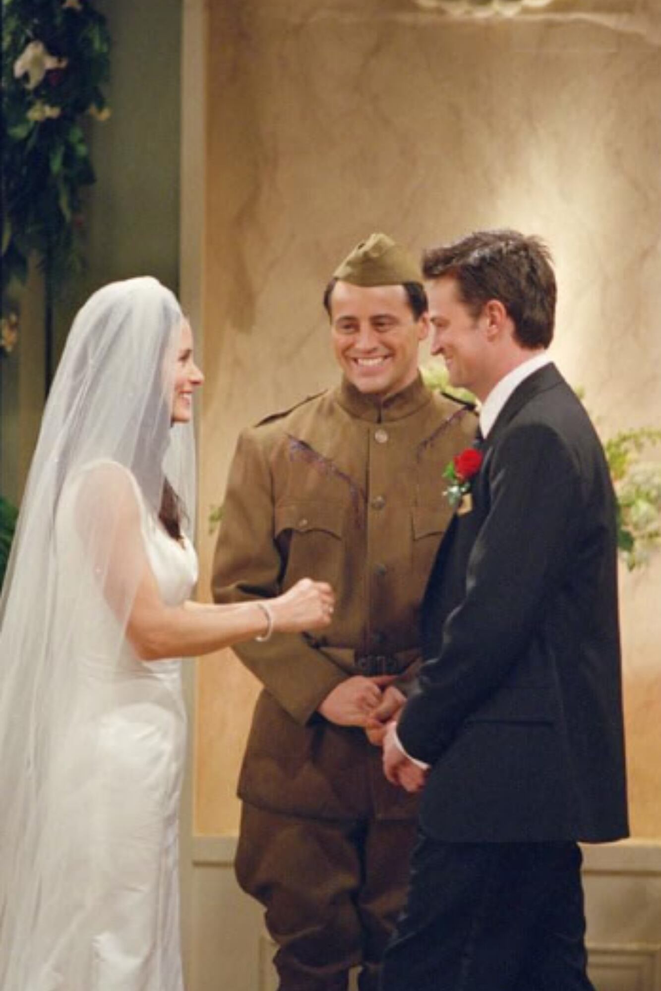 El vestido de novia que usó Monica Geller para casarse con Chandler en Friends (Foto: IMDb)