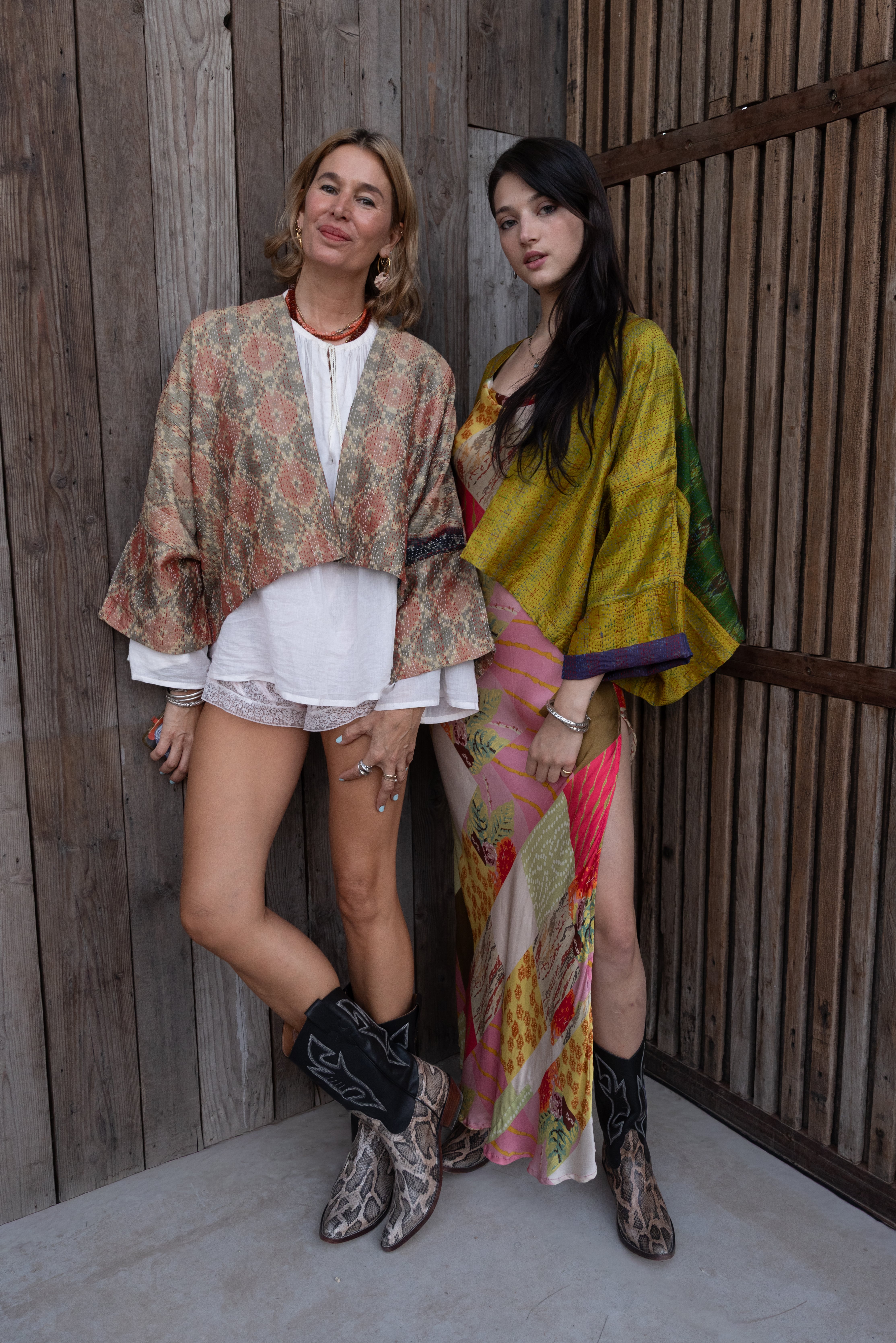 Dolores Barreiro junto a su sobrina, ambas muy boho chic al mejor estilo Holi