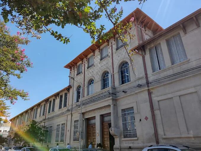 Un alumno le fracturó la mandíbula a su profesor de música y los gremios convocaron a un paro