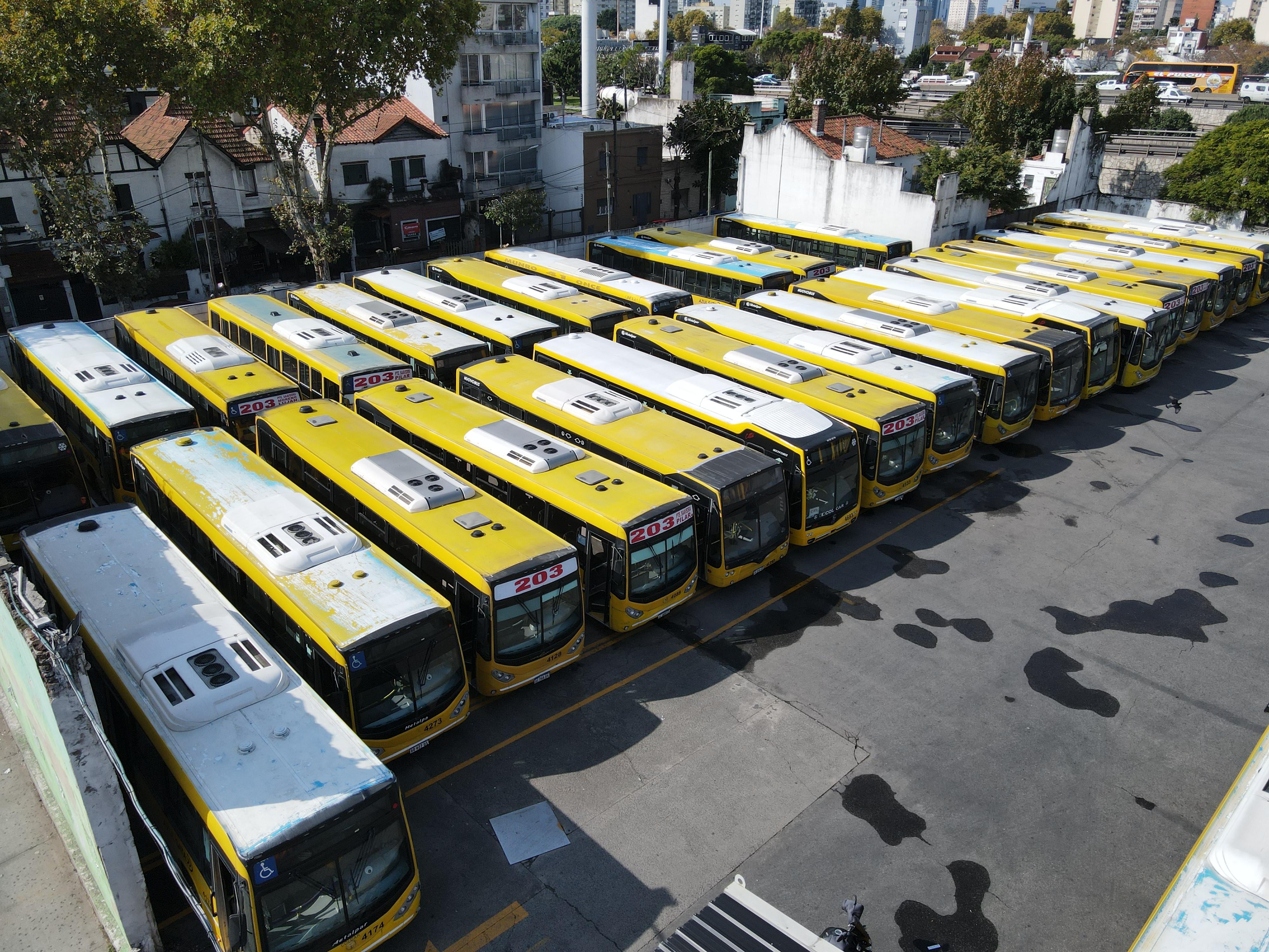 Un nuevo paro de la UTA significaría que se repita esta imagen de los colectivos fuera de funcionamiento