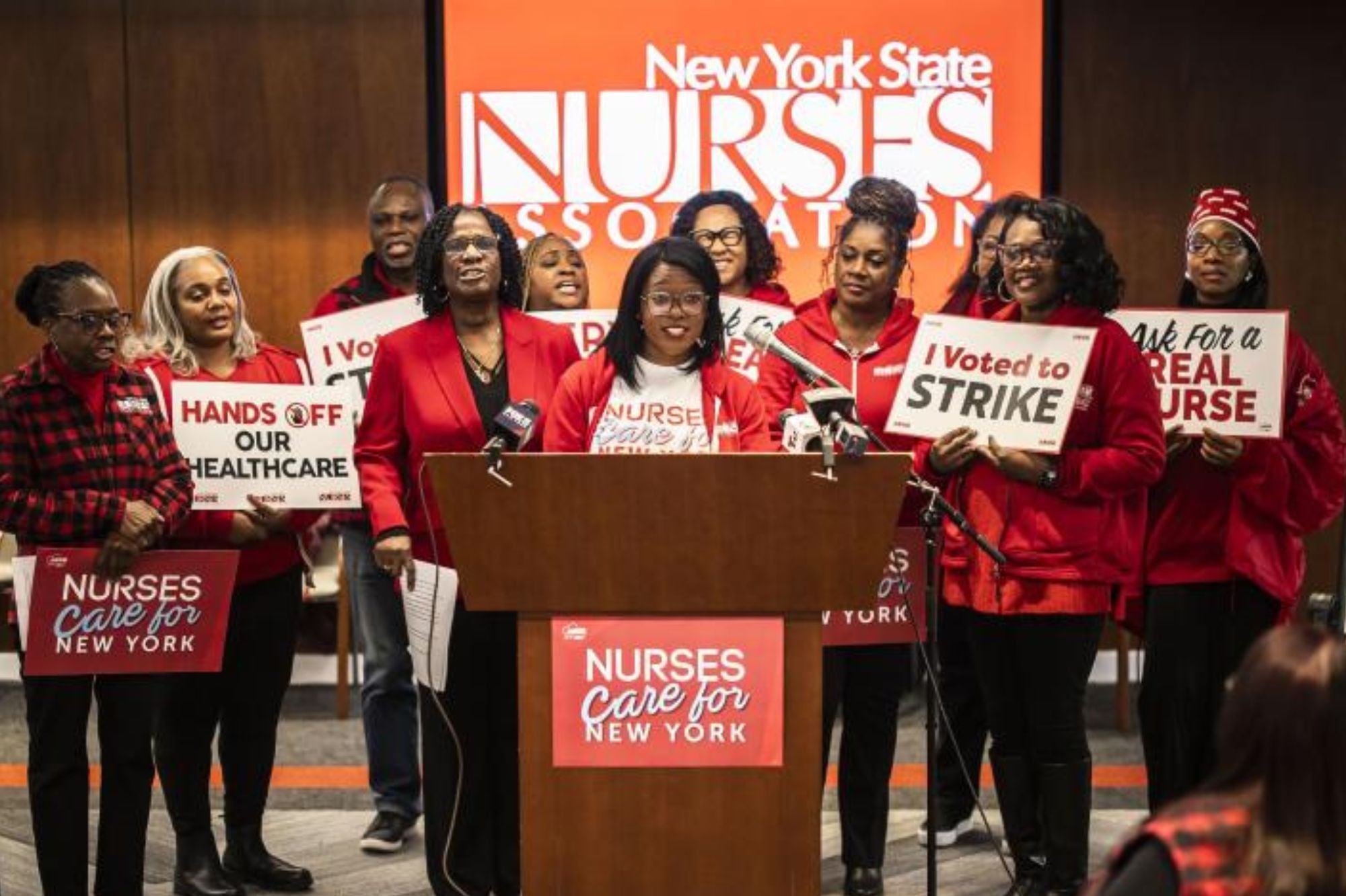 Las enfermeras de Nueva York retomarán la huelga el martes debido al temporal, en medio de un avance en las negociaciones con hospitales