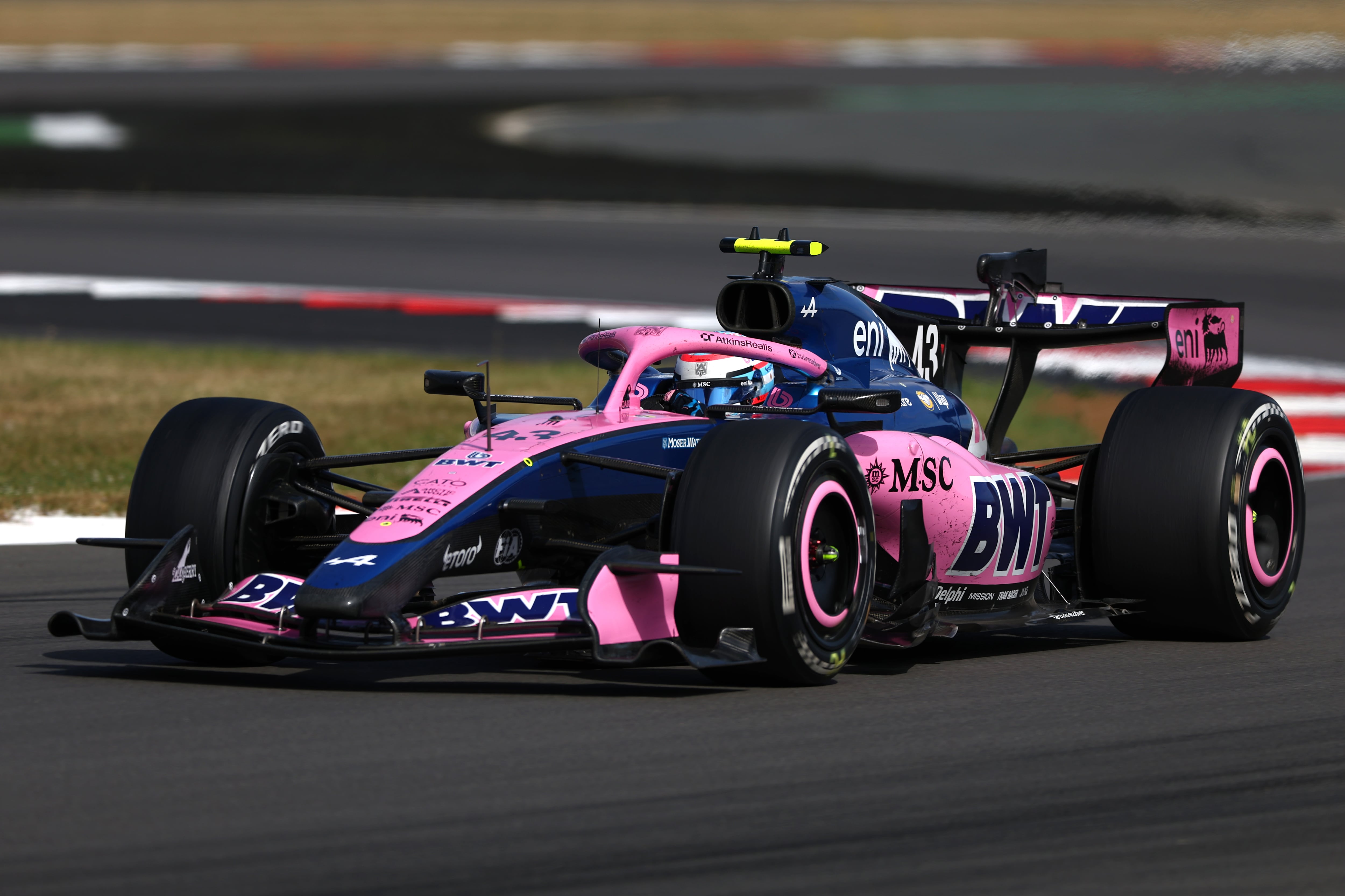 Franco Colapinto terminó 9° en Silverstone, sumó 2 puntos y festejó Charles Leclerc con Ferrari