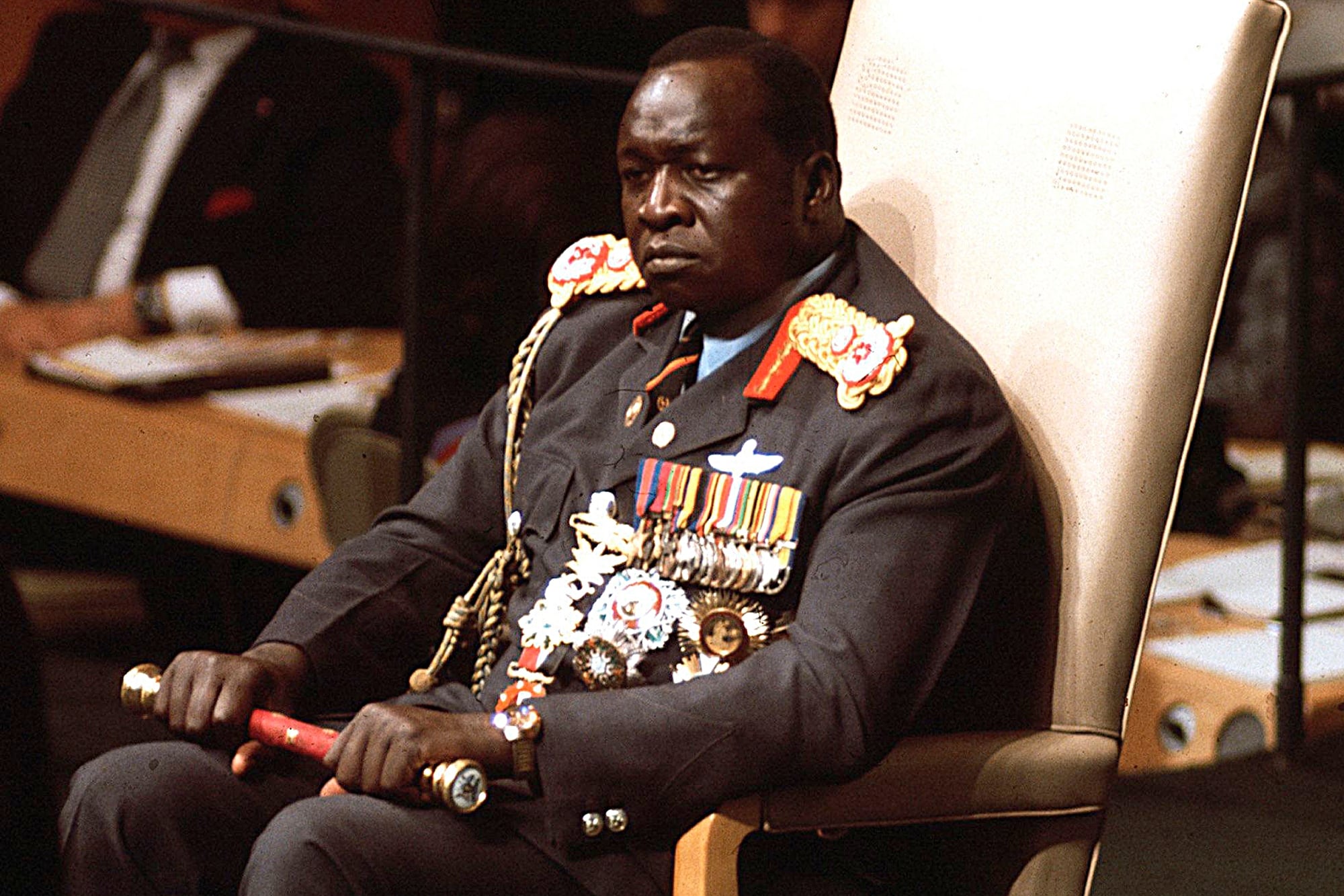 Idi Amin, dictador de Uganda, recibió a los secuestradores en Entebbe y se presentó como mediador durante la crisis