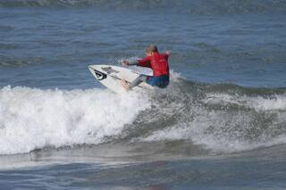 Los nuevos talentos del surf argentino: el equipo que arrasó en el torneo junior