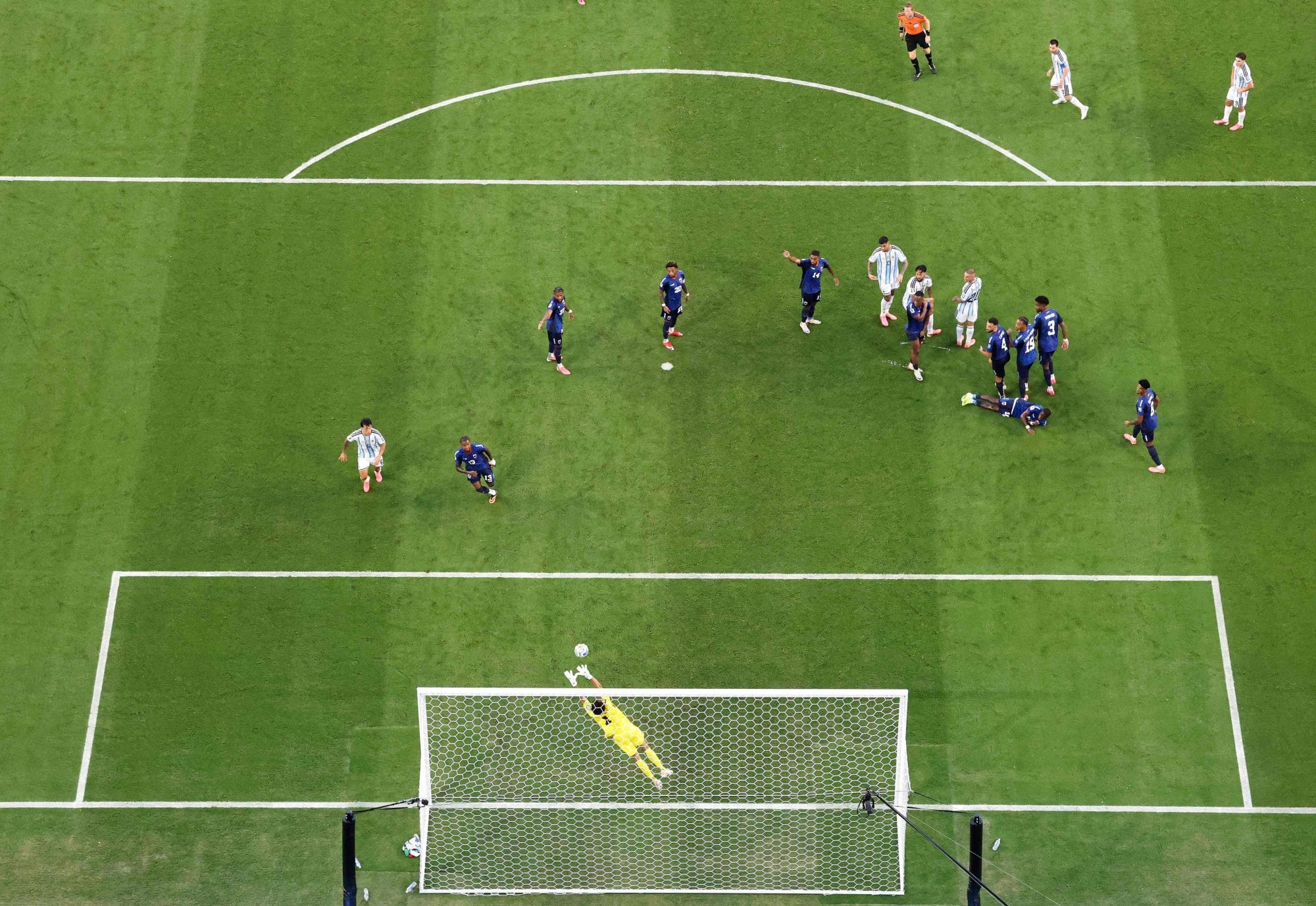 El gol de Cabo Verde y la salvada espectacular del arquero ante un tiro libre de Messi
