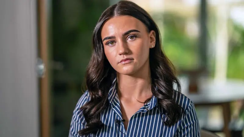 Joven Denuncia Robo de Identidad Online: Acoso y Suplantación