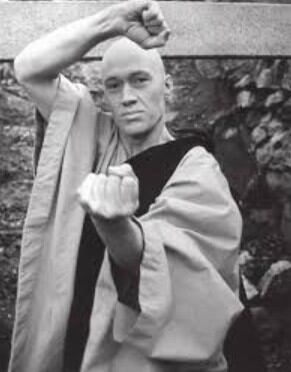 La serie Kun Fu se emitió entre 1972 y 1975 y convirtió a David Carradine en una figura icónica de la televisión estadounidense