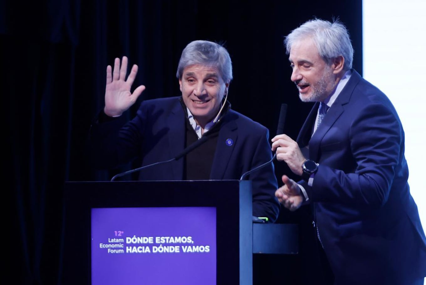 El ministro de Economía, Luis Caputo, junto con el empresario Darío Epstein, la semana pasada, en el Latam Economic Forum