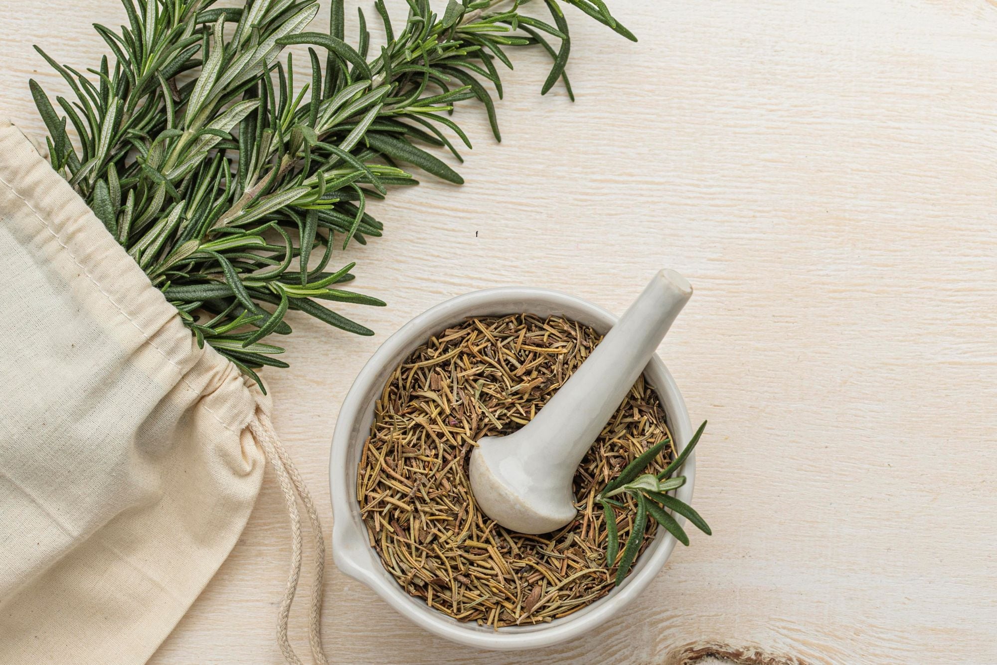 Dónde poner el romero para atraer prosperidad y equilibrio en el hogar, según el Feng Shui