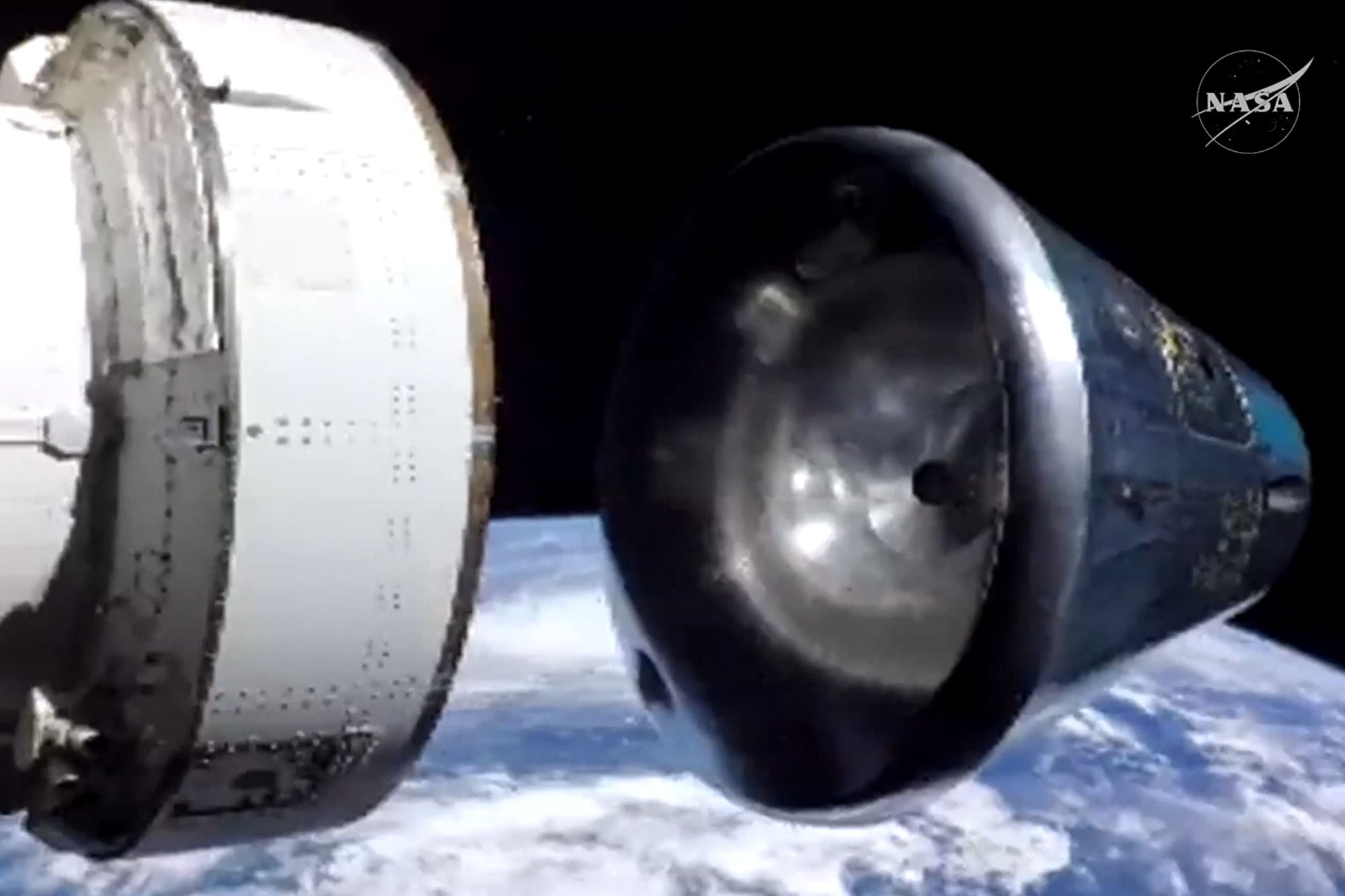 El momento de la separación entre el módulo de servicio europeo y la cápsula Orión