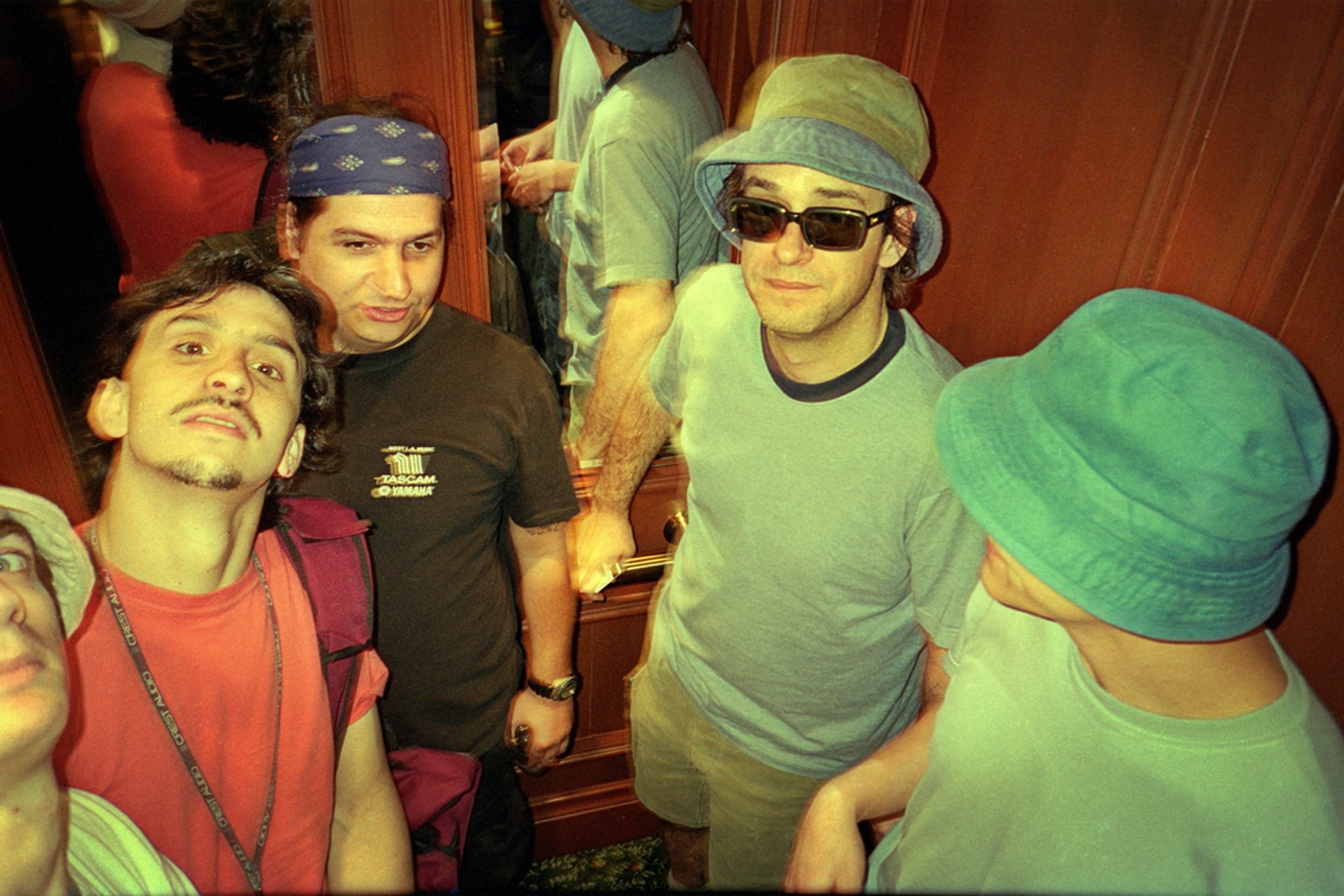 En el backstage antes de un show en Panamá: Fernando Nalé, Martín Carrizo, Adrián Taverna, Gustavo Cerati y Flavio Etcheto