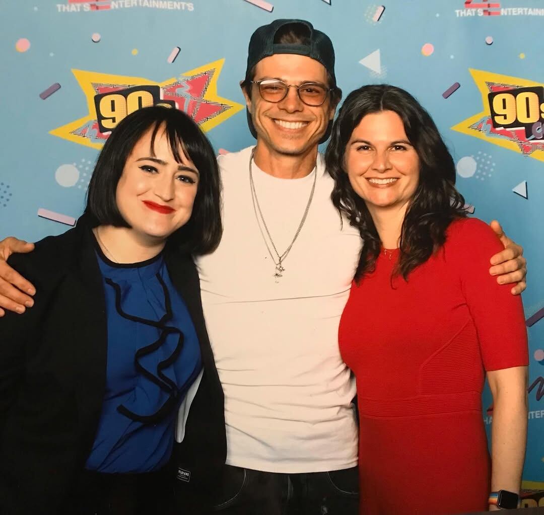 Mara Wilson publicó hace poco una postal en su cuenta de Instagram con sus dos excompañeros de elenco: Matthew Lawrence y Lisa Jakub