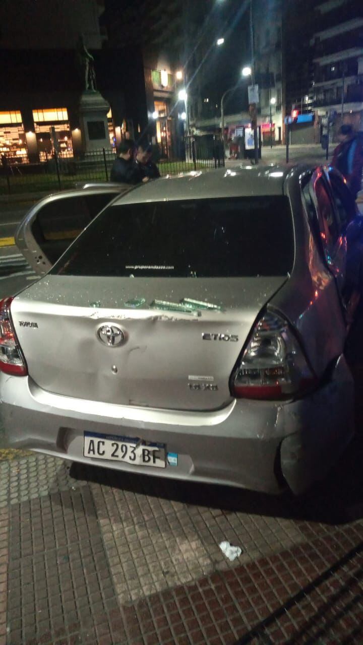 Chocaron dos autos en Córdoba y Callao: uno de los conductores iba borracho e investigan si circulaba a contramano.