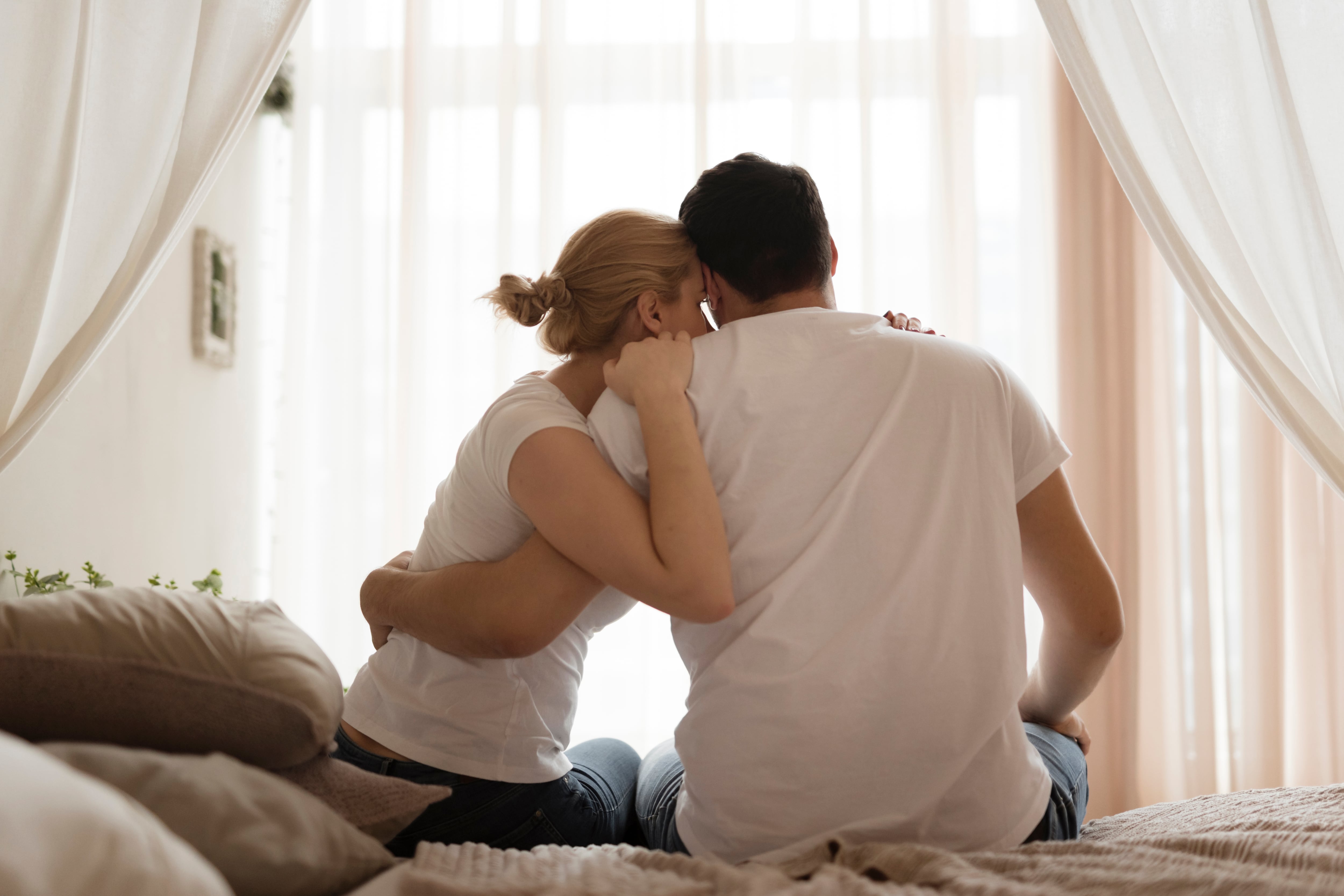 Con que frecuencia tienen sexo los argentinos y el dato que sorprende de la generación +45 6 El índice hot revela que solo 4 de cada 10 argentinos tuvo relaciones durante el último mes