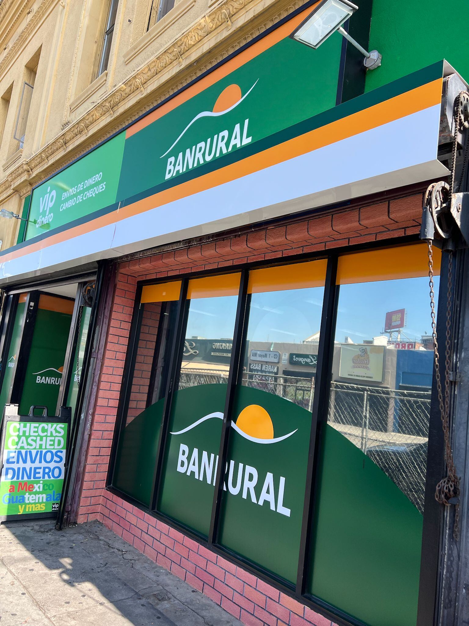 El pago del trámite se puede realizar en la plataforma en línea de Banrural o en alguna de sus sucursales físicas en EE.UU. (Facebook/Consulado General de Guatemala en Los Angeles, CA)