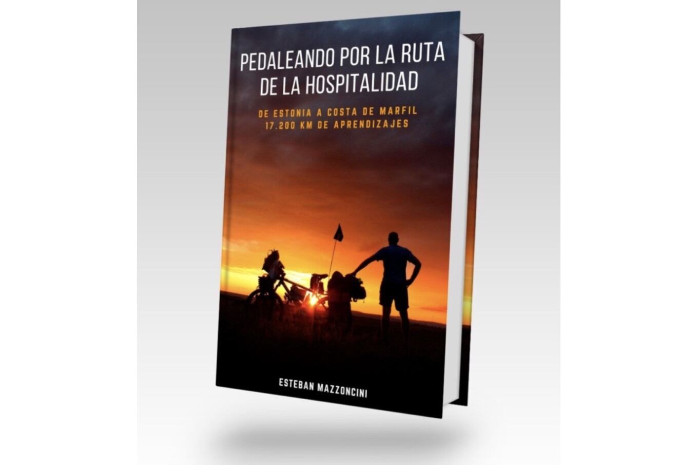 Los otros dos libros de Esteban son: Desafía tus rutas y Viajero curioso