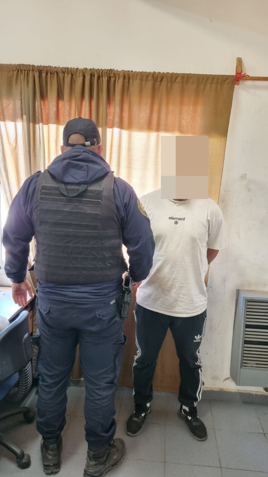 El hombre fue imputado por un hecho calificado como tentativa de femicidio, ocurrido durante el evento en la plaza situada frente a la Escuela de Arte