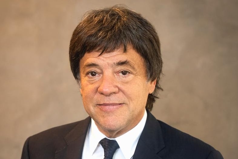 Internaron al nuevo dueño de Telefe en Punta del Este porque lo picaron avispas