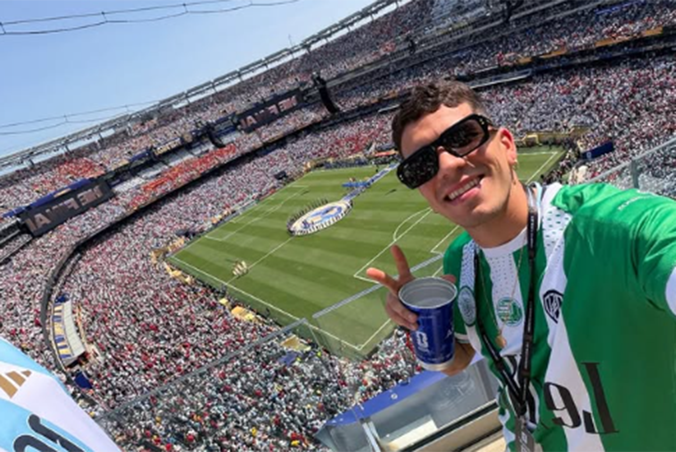Javier Milei y sus medidas, en vivo: el operativo por la llegada de los jugadores y la interna peronista 20 La historia que publicó Nicolás Moyano en su Instagram
