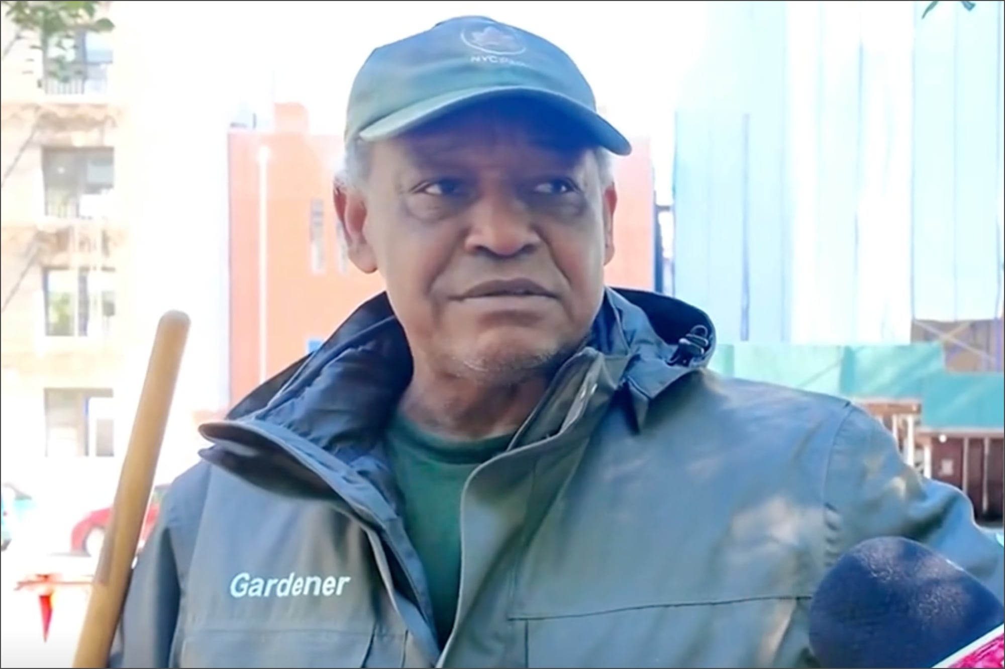 Genaro Ozuna, jardinero de 65 años: “Si te mantienes en movimiento la edad no te limita tanto”