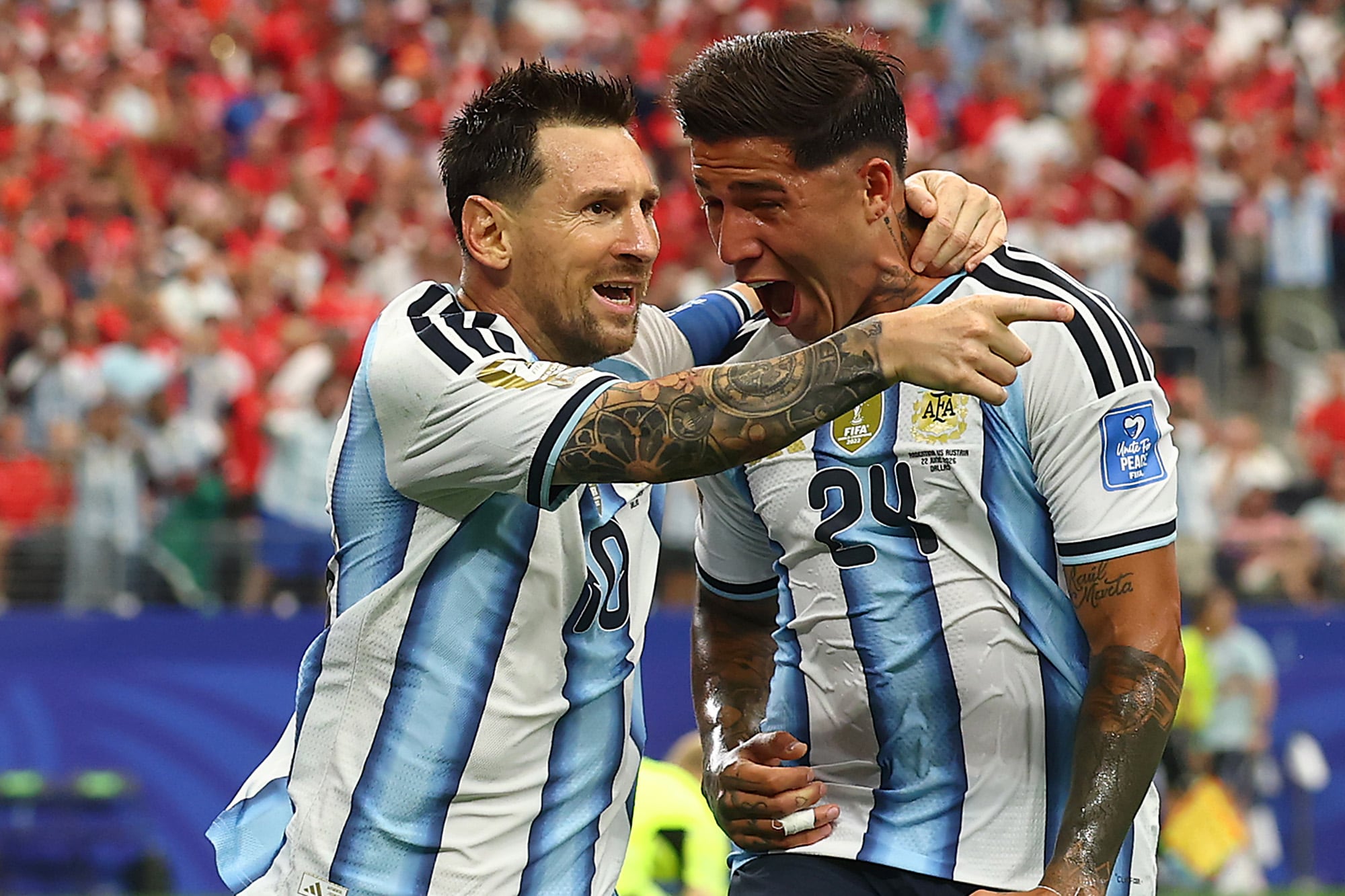 A los 15 años, Enzo escribió una carta para pedirle a Messi que no renunciara a la selección; seis años después fueron campeones del mundo juntos