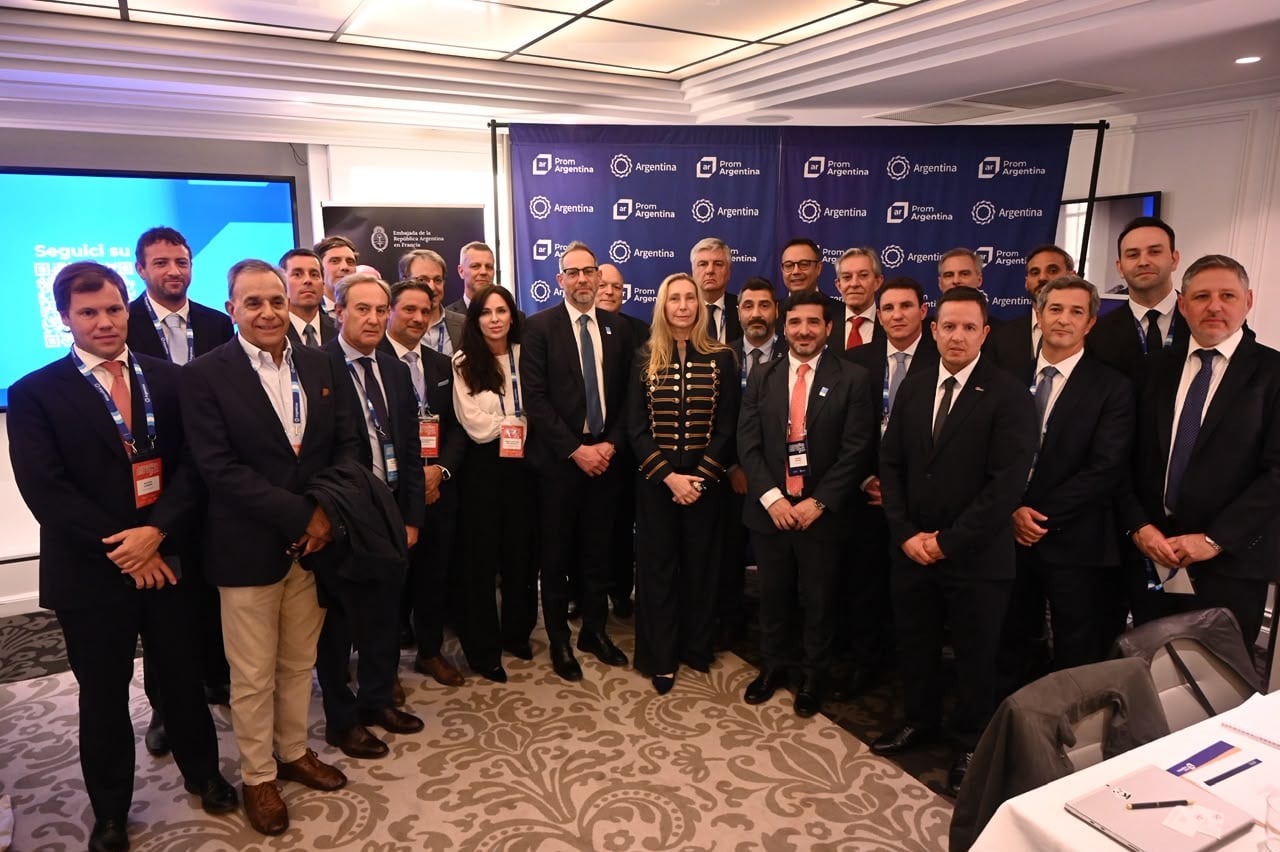 Karina Milei con empresarios pesqueros