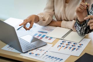 El techo de cristal del siglo XXI: la brecha de género en la economía digital