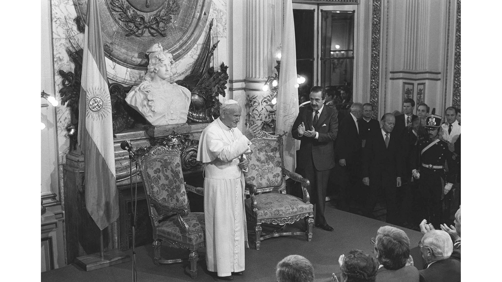 La última visita de un papa: el viaje de Juan Pablo II en 1987, cuando recorrió diez ciudades en seis días