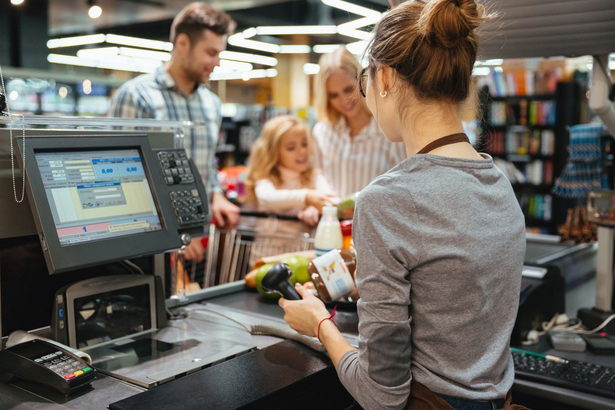 Cada vez es más habitual que las cajas de supermercado tengan productos en venta antes de pagar