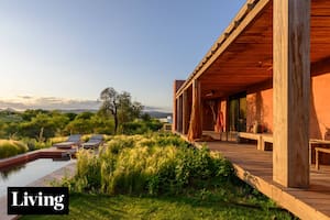 Un arquitecto cordobés diseñó su casa respetando rigurosamente el paisaje