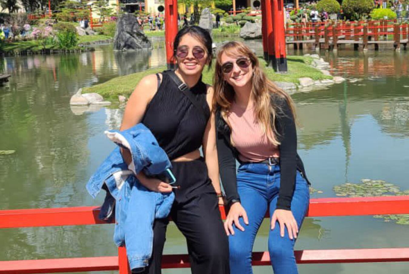 Karelly halló un sólido grupo de amigos en Argentina