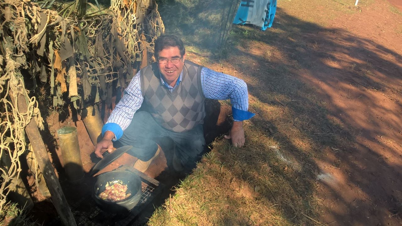 Rodolfo Barboza cocinando