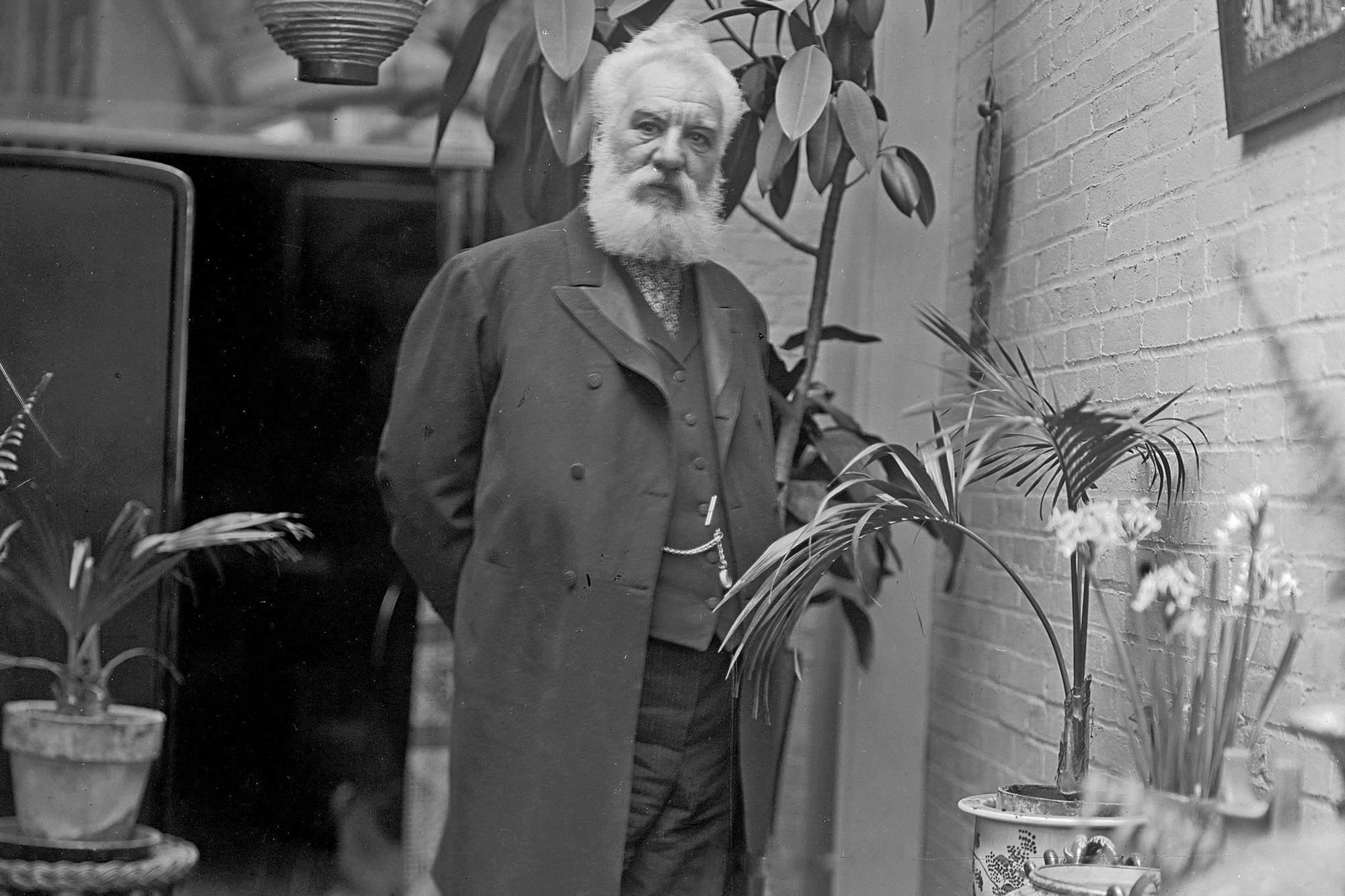 A 150 años de una frase que cambió al mundo e inició una revolución tecnológica: la del teléfono