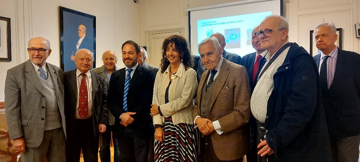 Enriqu Fraga, Felicitas Luna y Rosendo Fraga, junto a familiares del Gral. Roca e historiadores durante la presentación de Julia IA Roca