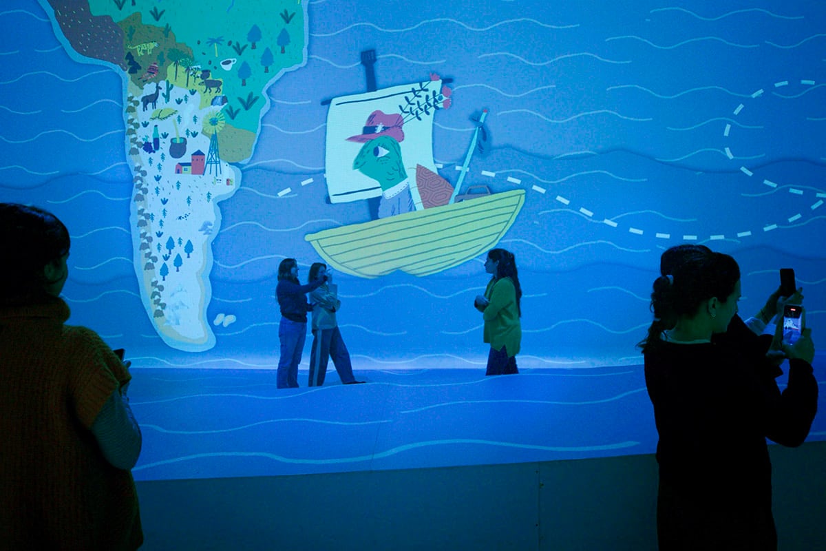 Planes a prueba de lluvia para chicos: una sala inmersiva gratis, la fábrica del Teatro Colón y un café para amantes de los gatos