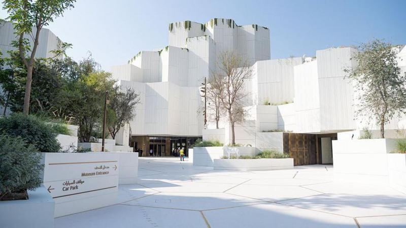 El distrito Saadiyat integra propuestas de arte digital como el museo TeamLab Phenomena y el emblemático Museo Nacional Zayed