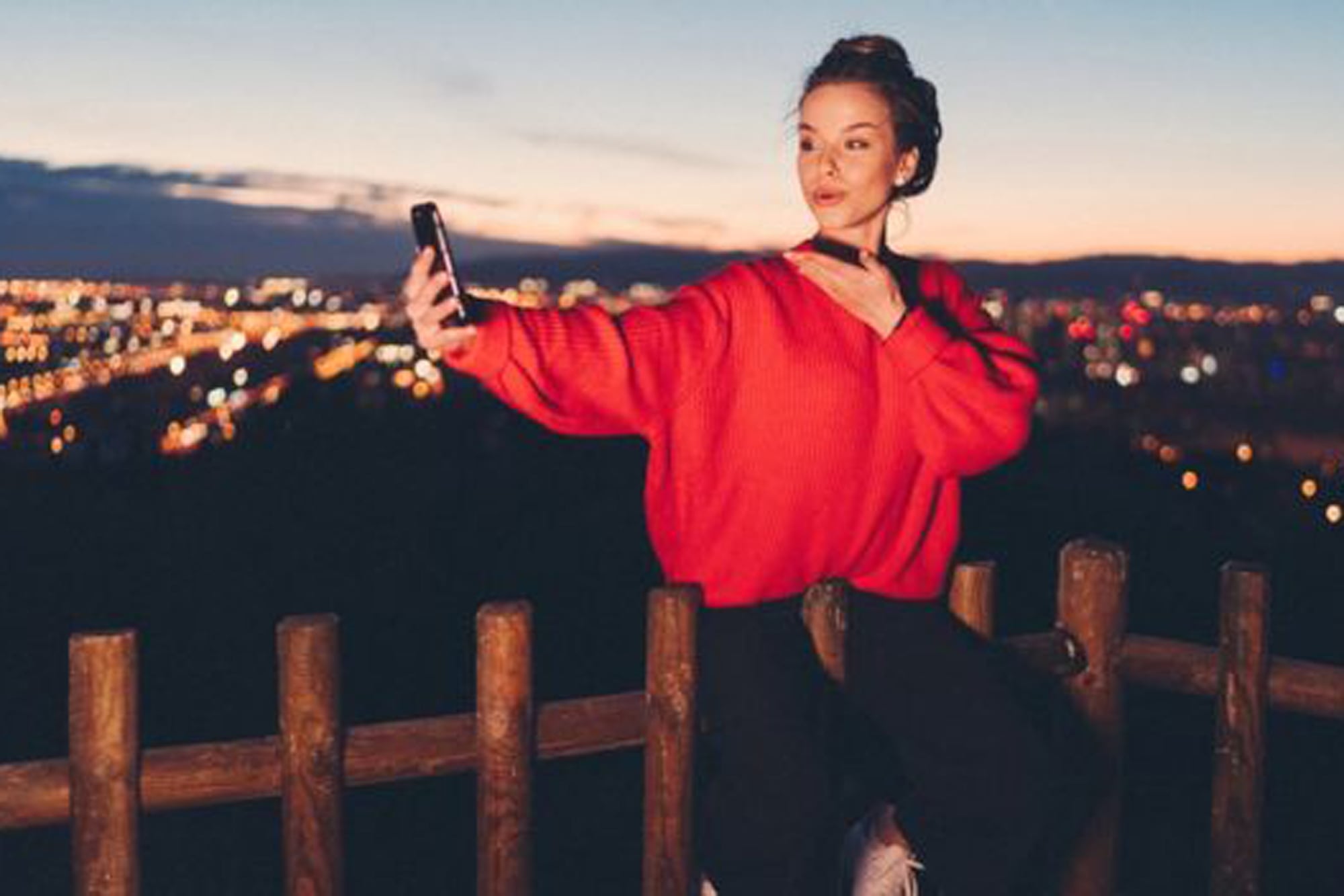 En los últimos años se multiplicaron los influencers virtuales: personajes creados íntegramente por inteligencia artificial como Lil Miquela que tiene 1,6 millones de seguidores en Instagram