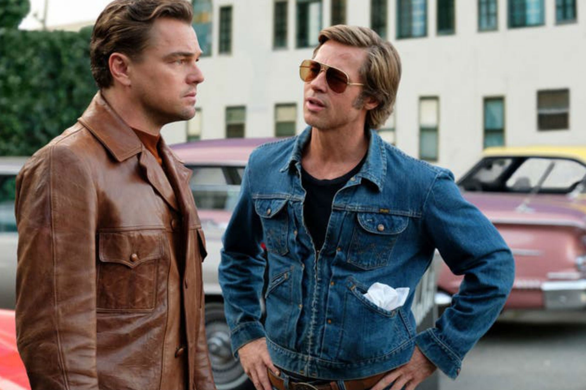 Leonardo DiCaprio reveló la inesperada reacción de Brad Pitt cuando le presentó a sus padres: “¡Realmente son ellos!" 6 Leonardo DiCaprio y Brad Pitt juntos en Había una vez en Hollywood