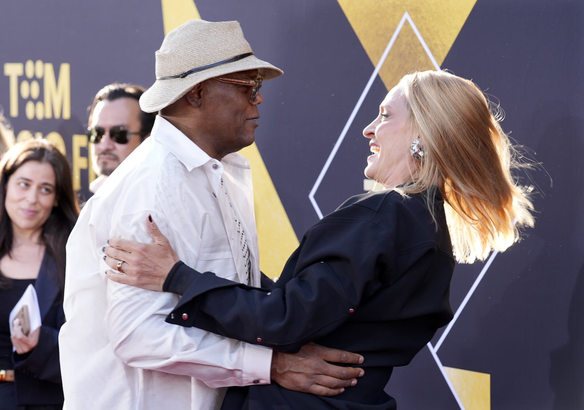 Samuel Jackson y Uma Thurman. El elenco de Pulp Fiction se reencontró a 30 años del estreno de la película y abundaron los abrazos, los besos y los buenos recuerdos