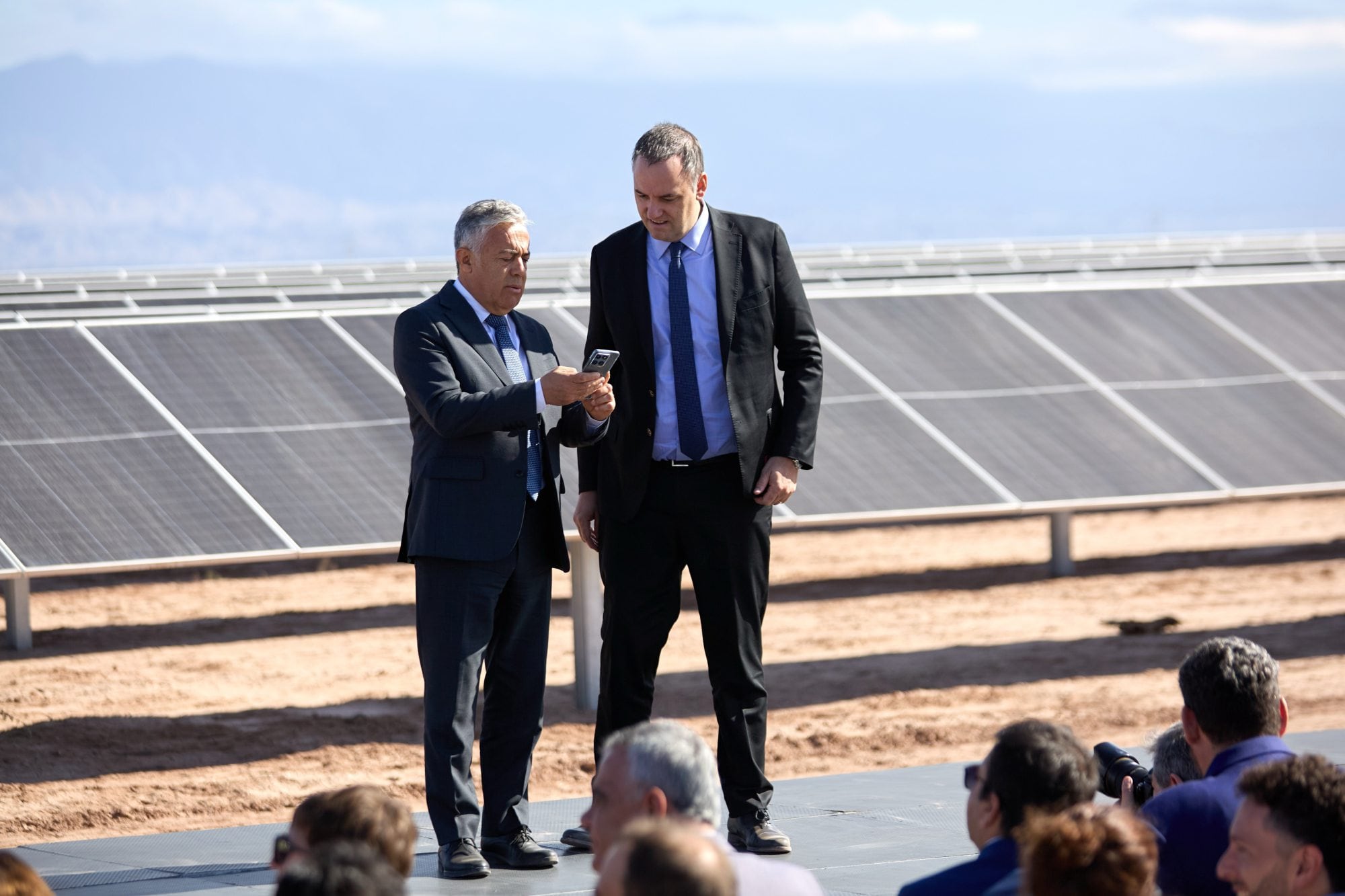 Adorni, junto al presidente de YPF, Horacio Marín
