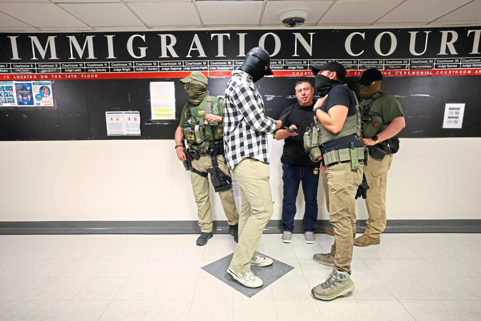 Cambian los jueces: la medida de Trump que puede afectar a miles de migrantes